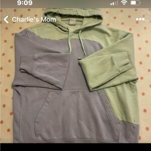 ✨✨ Periwinkle & Mint Green Nike Hoodie Size M✨✨